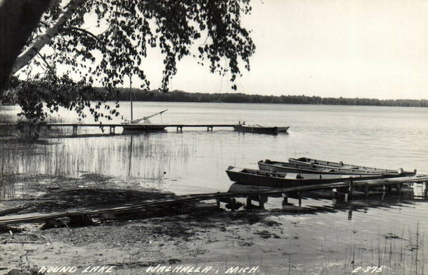 Walhalla - Old Postcard (newer photo)